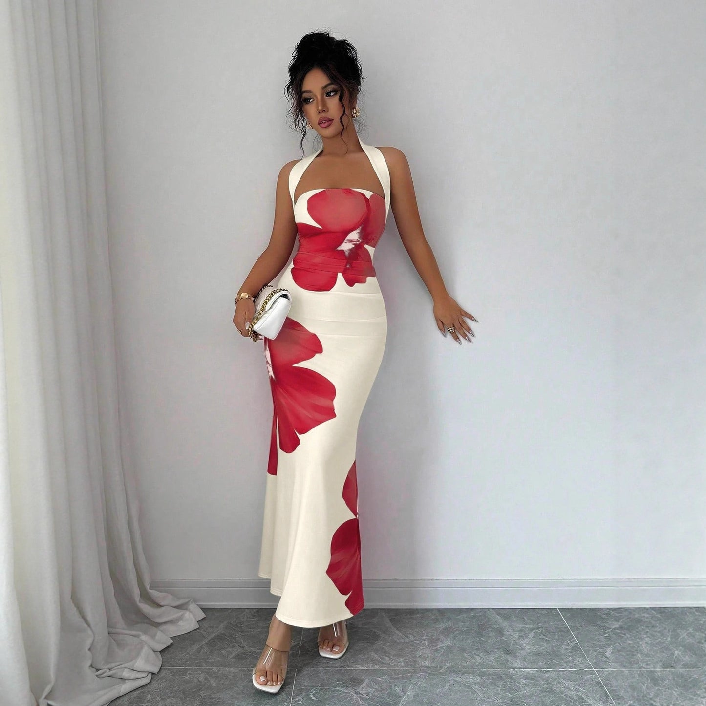 Beautifully Crafted Dress in a Classic Style