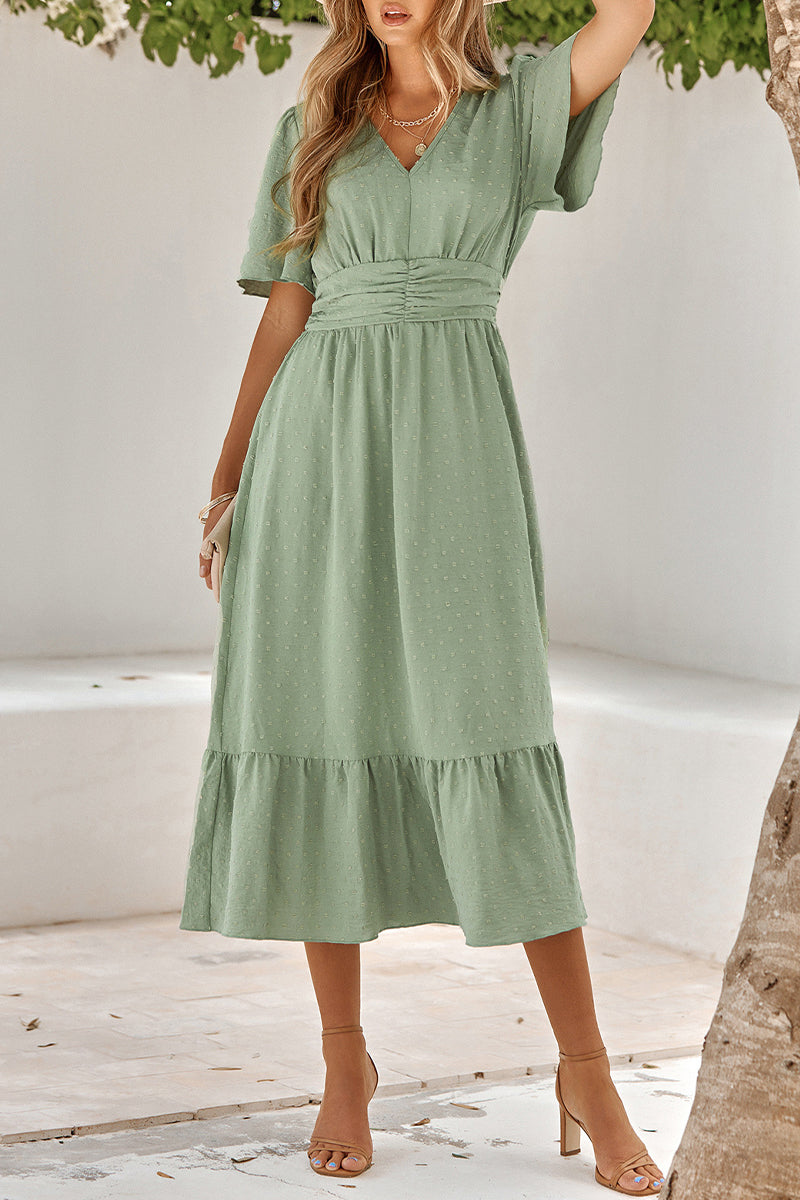 Well Tailored Dress with a Graceful Silhouette