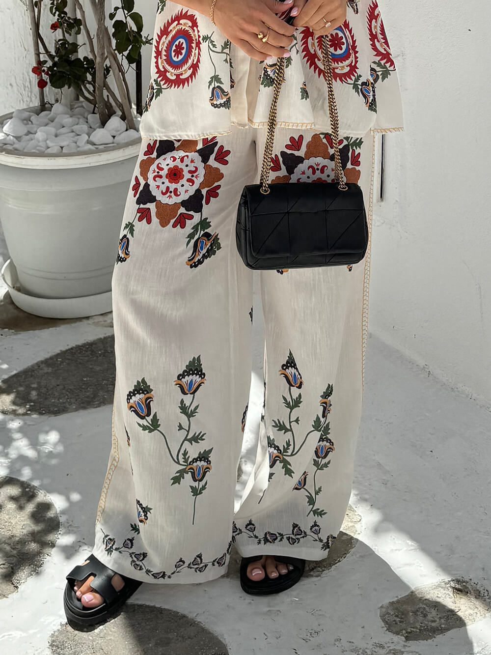 Well Tailored Pants with a Graceful Silhouette
