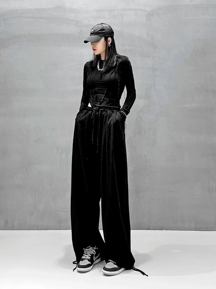 Effortlessly Elegant Pants with a Timeless Design