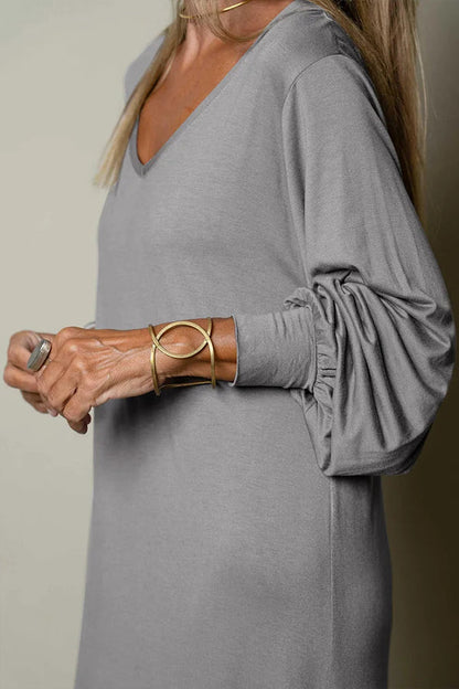 Well Tailored Dress with a Graceful Silhouette