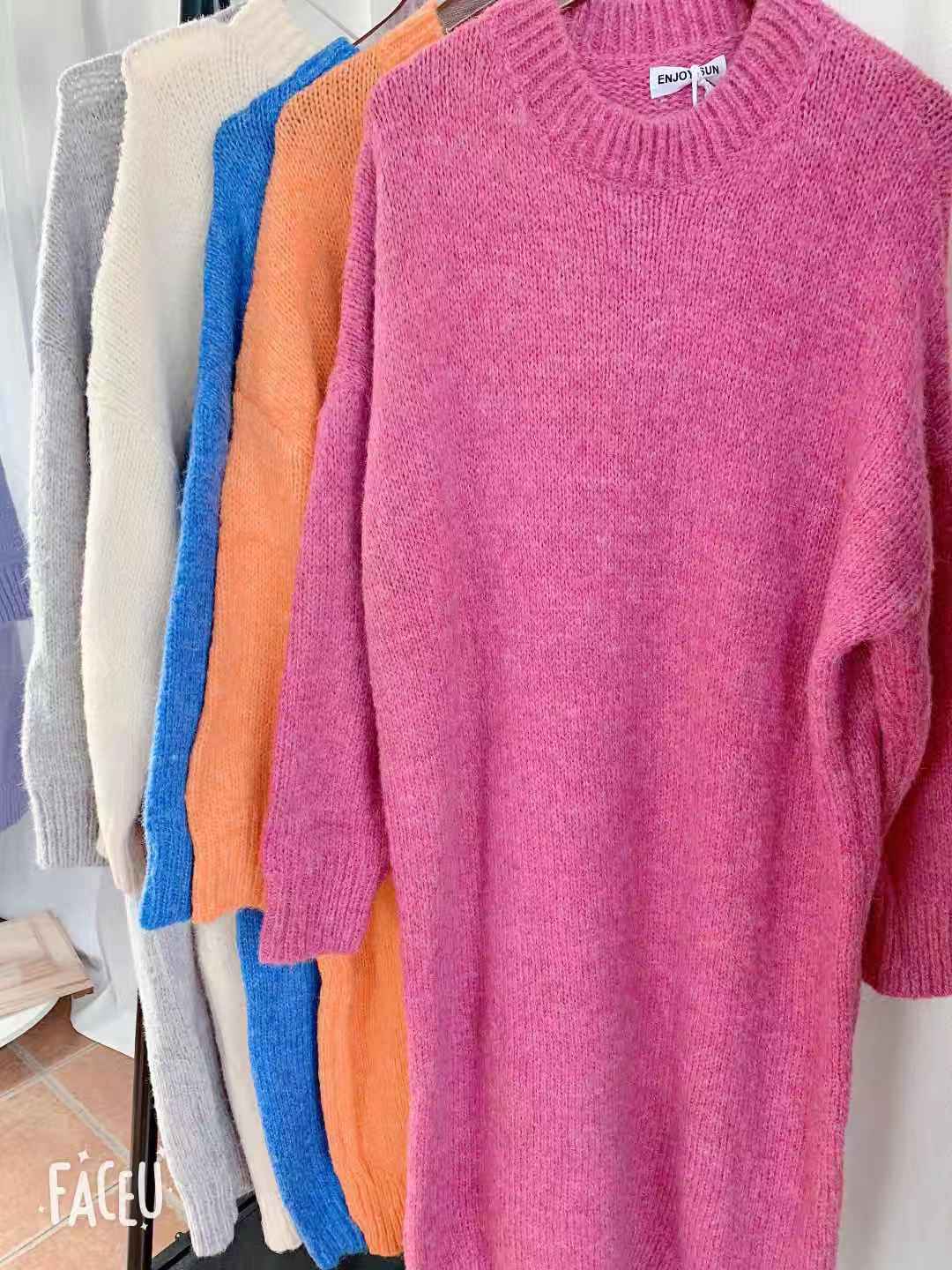 Effortlessly Elegant Sweater with a Timeless Design