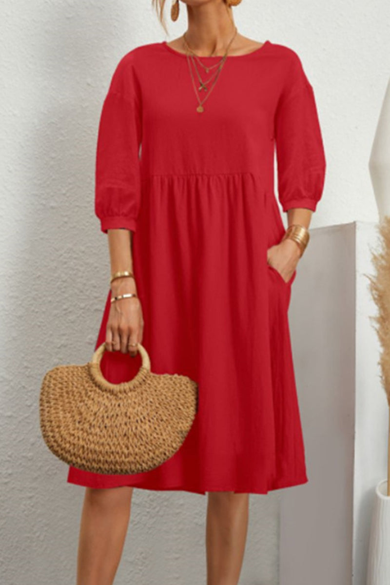 Effortlessly Elegant Dress with a Timeless Design