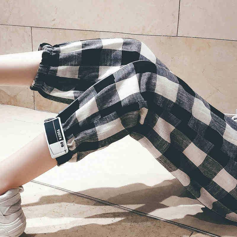 Well Tailored Pants with a Graceful Silhouette