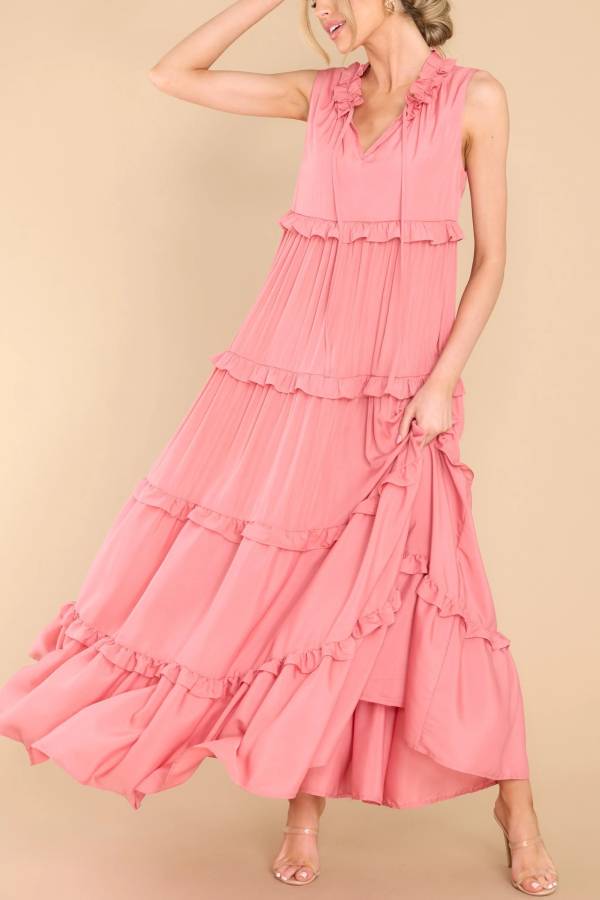 Effortlessly Elegant Dress with a Timeless Design