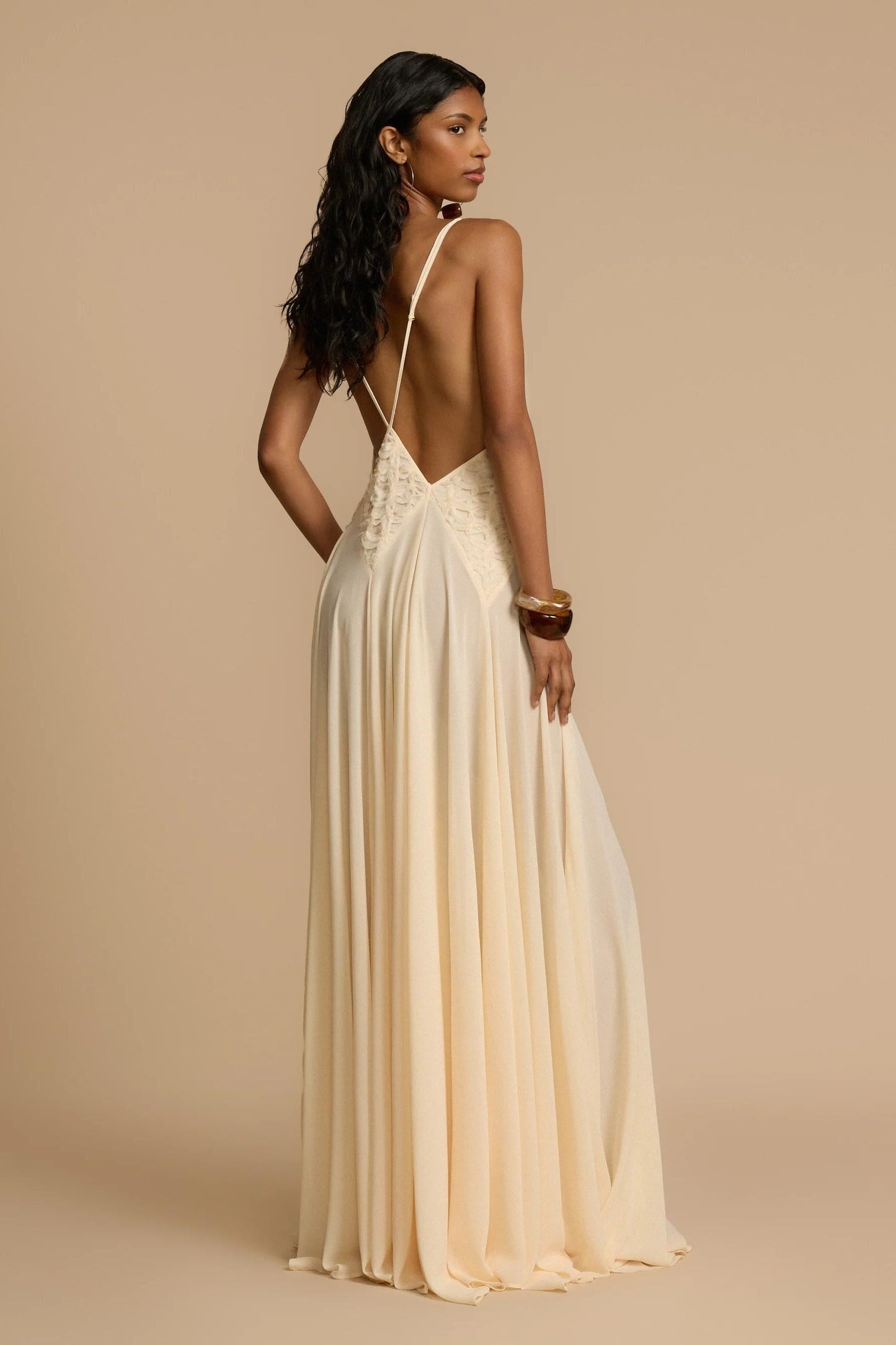 Beautifully Finished Dress in a Timeless Design