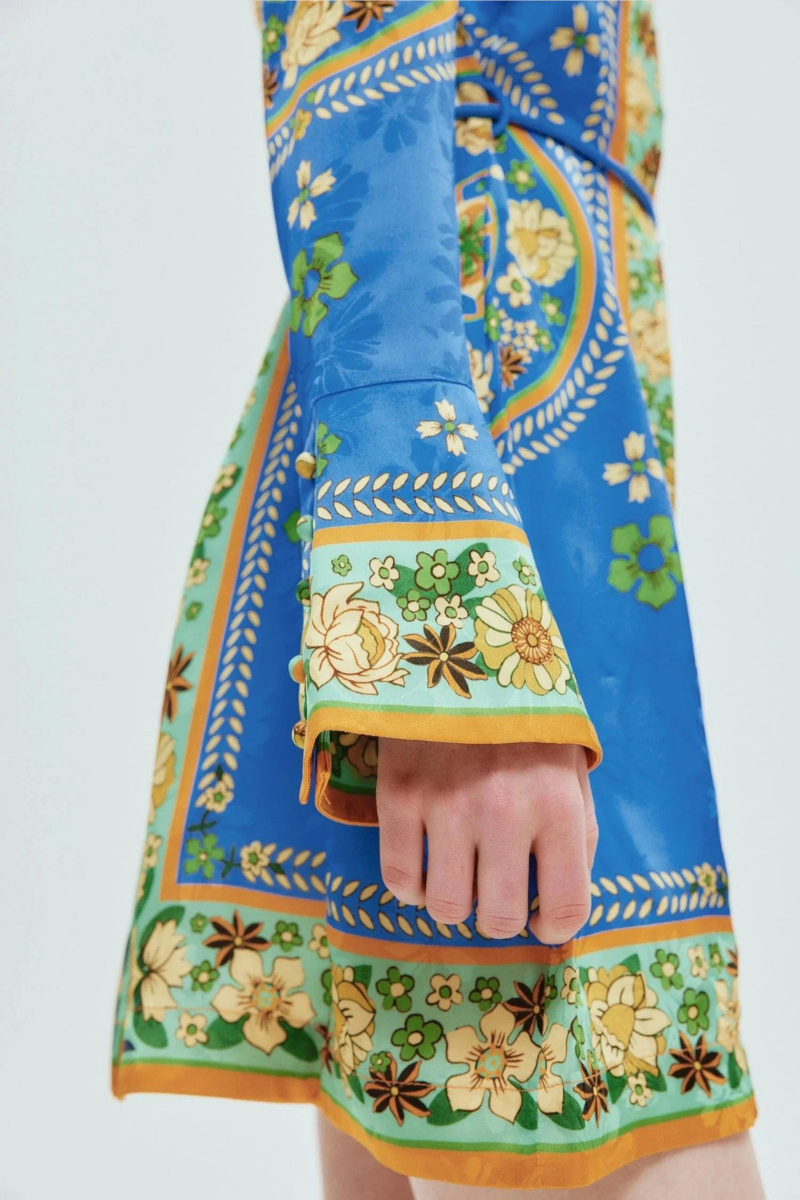 Well Tailored Dress with a Graceful Silhouette