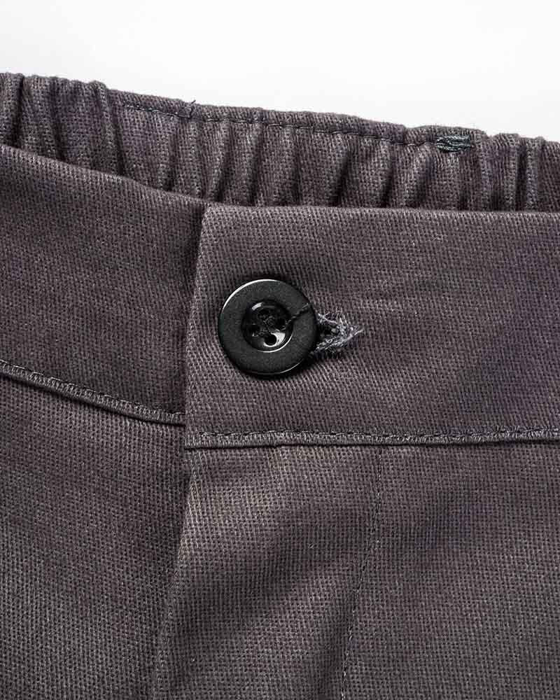 Effortlessly Elegant Pants with a Timeless Design