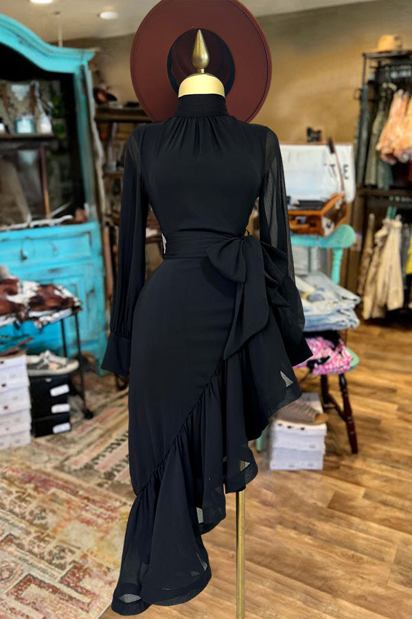 Classic Vintage Dress with a Flattering Fit