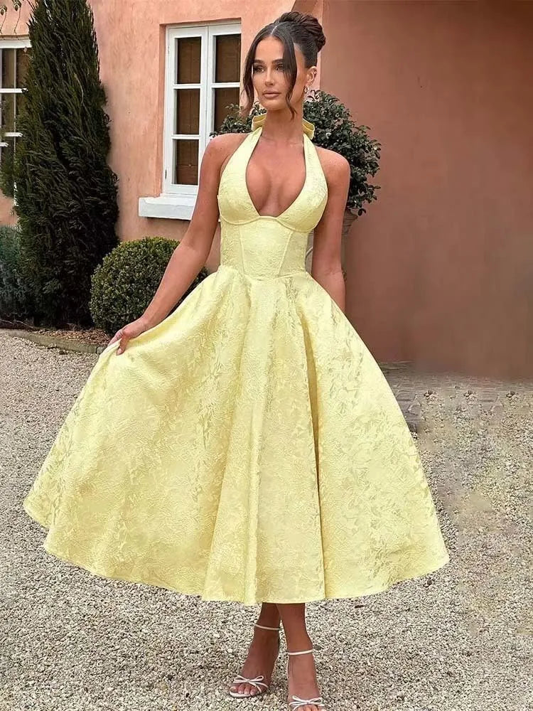 Effortlessly Elegant Dress with a Timeless Design