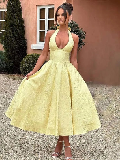 Effortlessly Elegant Dress with a Timeless Design