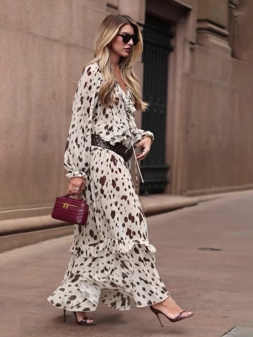Gracefully Styled Dress for Any Occasion
