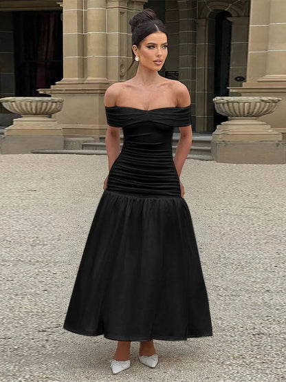 Beautifully Finished Dress in a Timeless Design