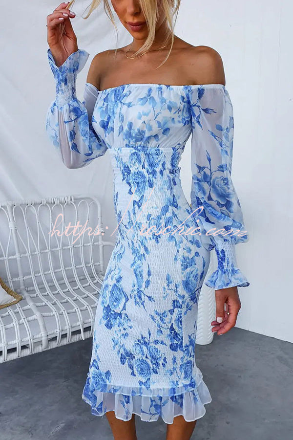 Classic Vintage Dress with a Flattering Fit