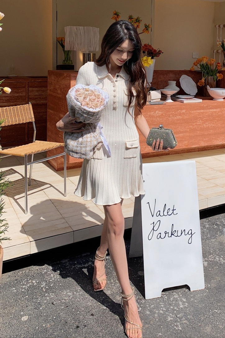 Gracefully Styled Dress for Any Occasion