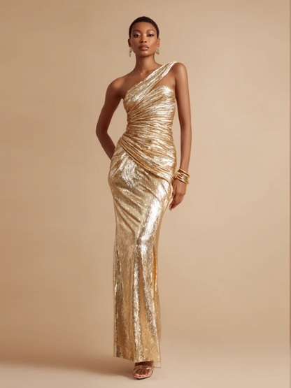 Sophisticated Garment with a Clean Classic Look