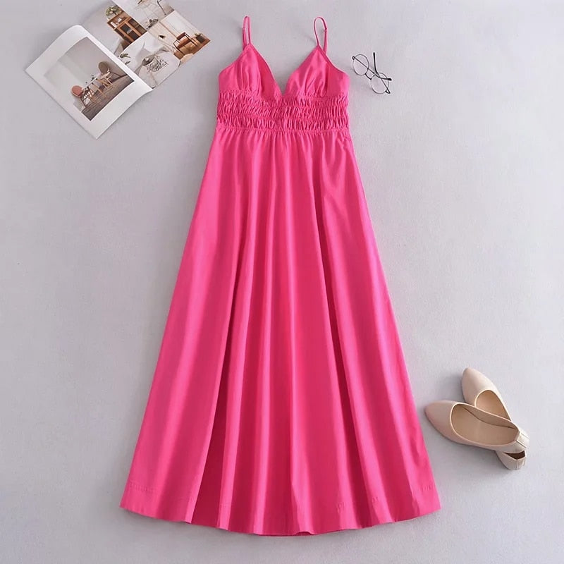 Well Tailored Dress with a Graceful Silhouette