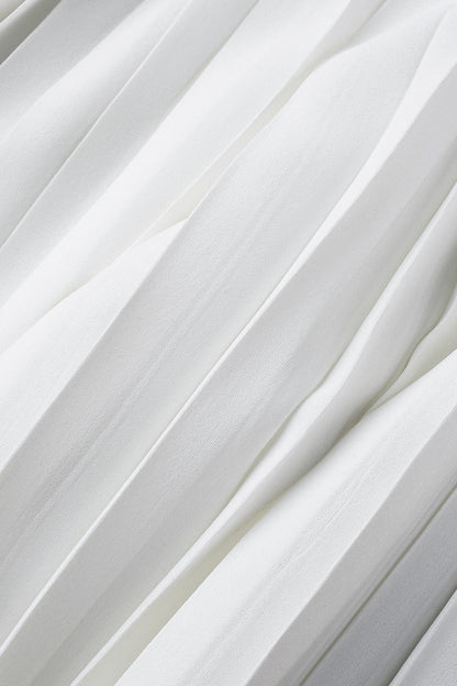 Effortlessly Elegant Garment with a Timeless Design