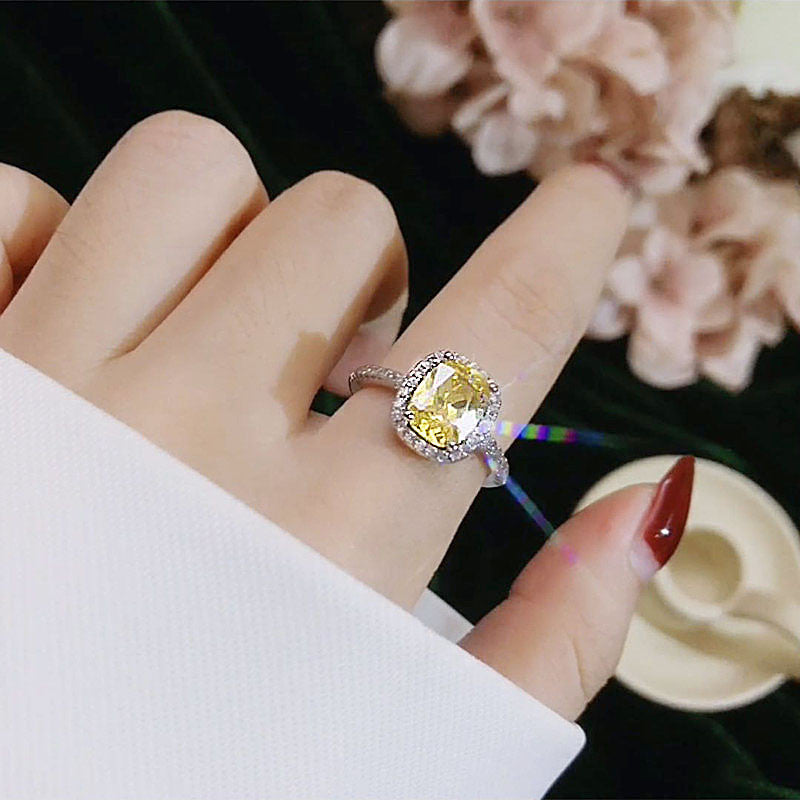 Romantic Gold Ring for Special Moments