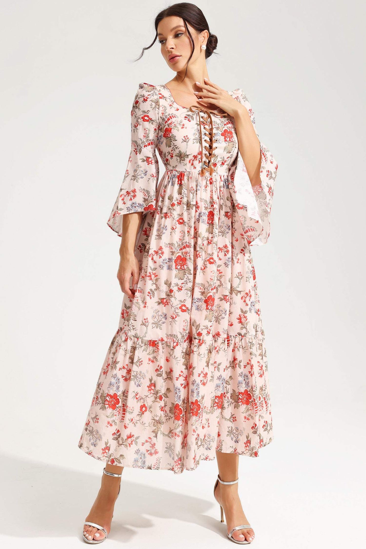 Well Tailored Dress with a Graceful Silhouette