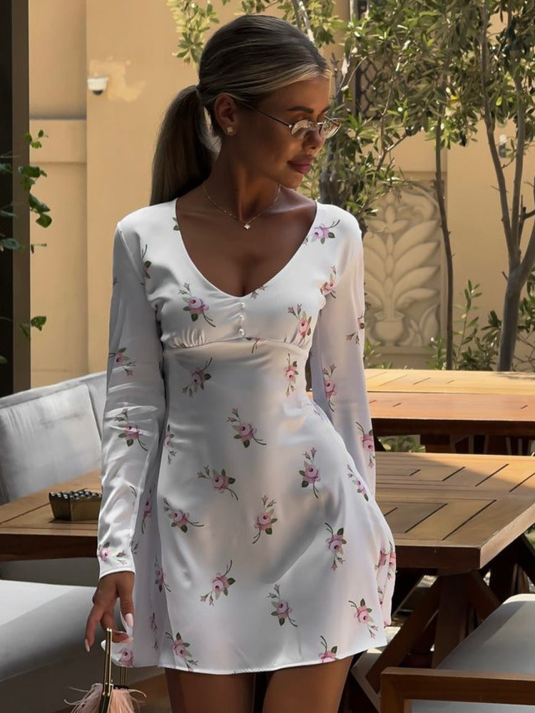 Beautifully Finished Dress in a Timeless Design