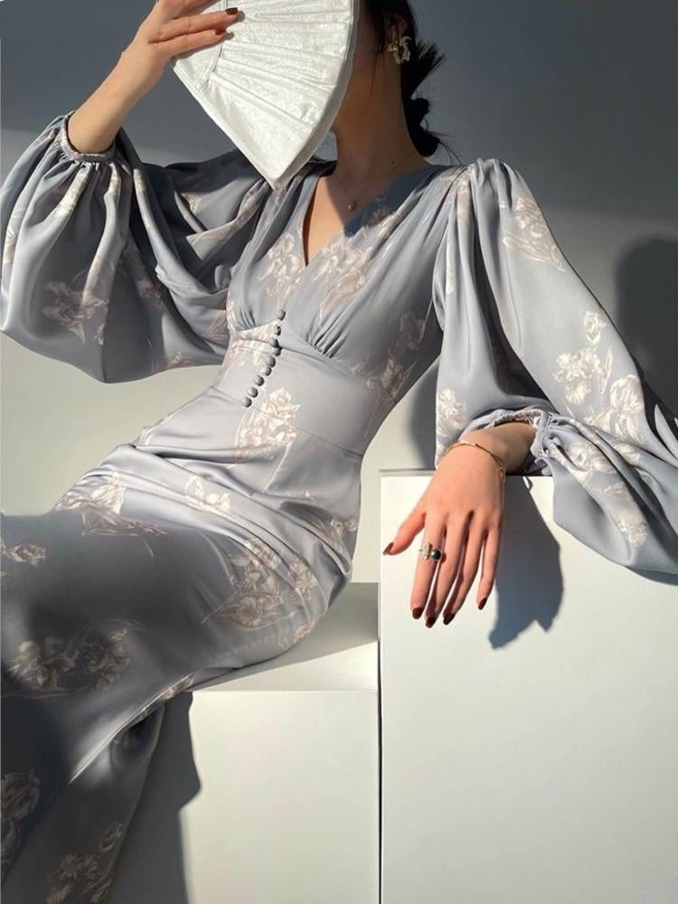 A Vintage Style Dress with Delicate Timeless Details