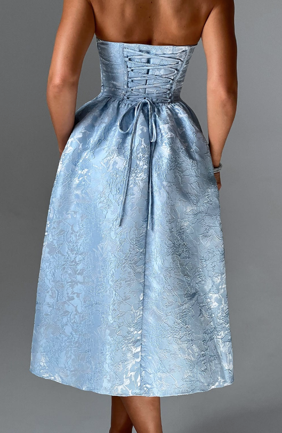 Gracefully Styled Dress for Any Occasion