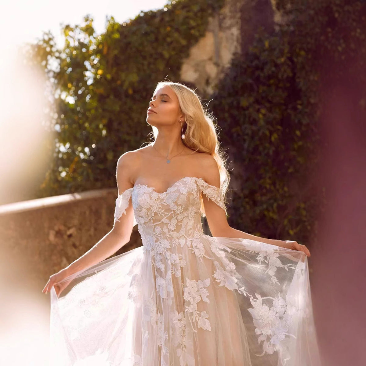 Beautifully Finished Dress in a Timeless Design