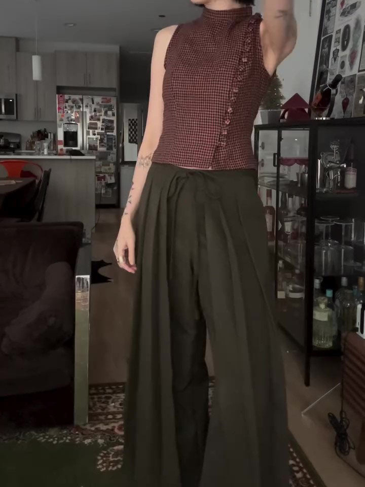 Beautifully Finished Pants in a Timeless Design