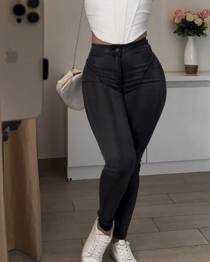 Sophisticated Pants with a Clean Classic Look