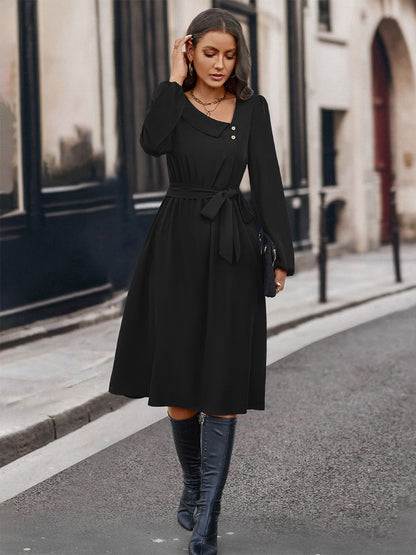 Well Tailored Dress with a Graceful Silhouette