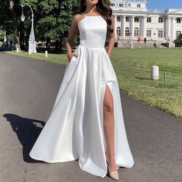 Effortlessly Elegant Dress with a Timeless Design