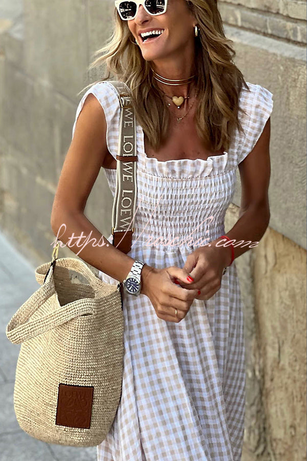 Well Tailored Dress with a Graceful Silhouette