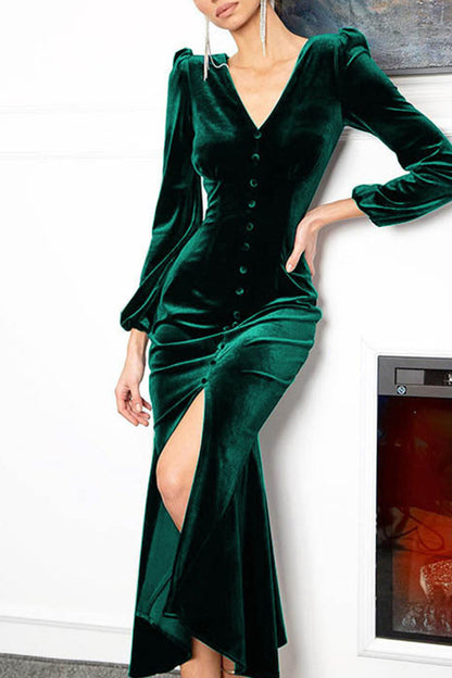 A Vintage Style Dress with Delicate Timeless Details