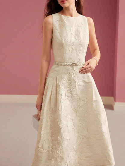 Beautifully Crafted Dress in a Classic Style