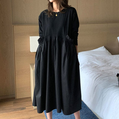 Classic Vintage Dress with a Flattering Fit