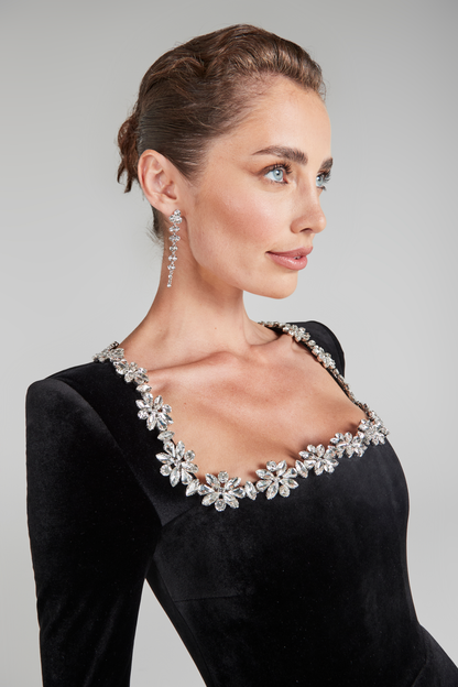 Effortlessly Elegant Dress with a Timeless Design