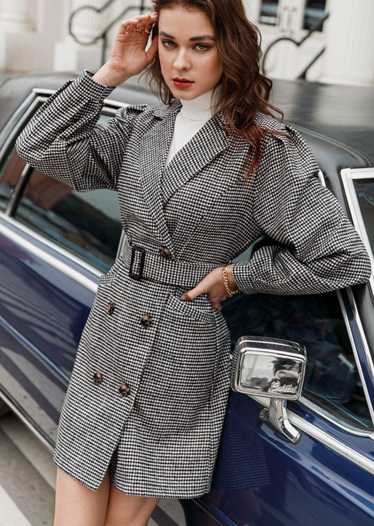 Classic Vintage Dress with a Flattering Fit