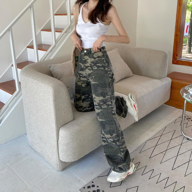 Classic Vintage Pants with a Flattering Fit