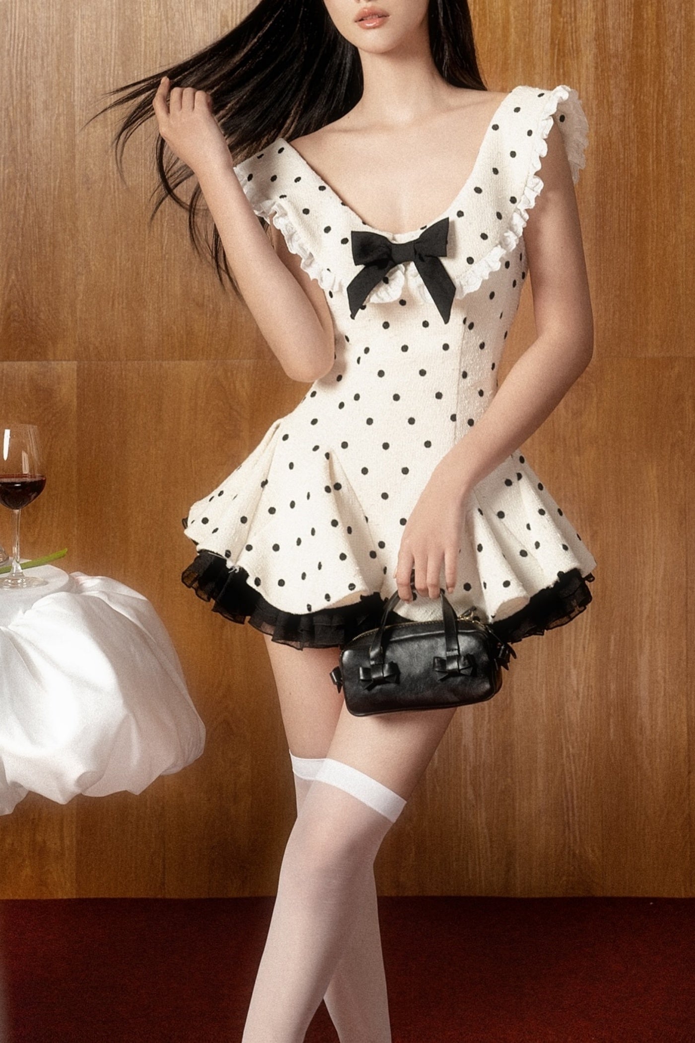 Effortlessly Elegant Dress with a Timeless Design
