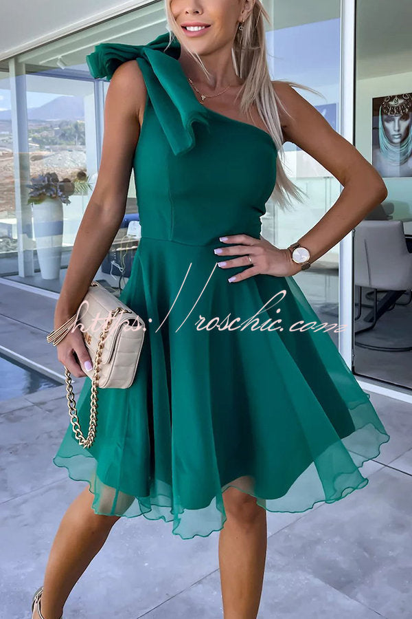 Well Tailored Dress with a Graceful Silhouette