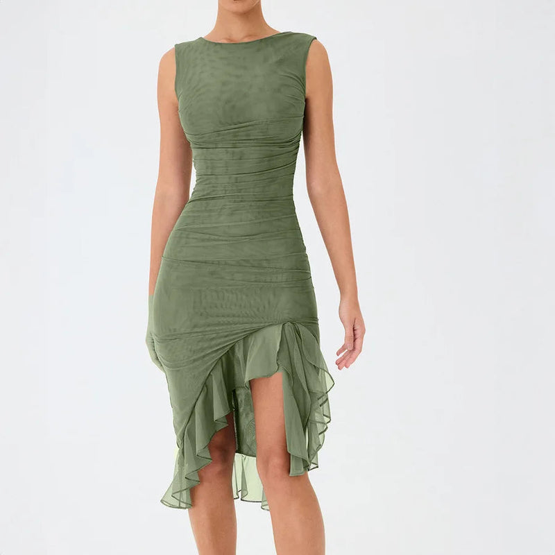 Beautifully Finished Dress in a Timeless Design