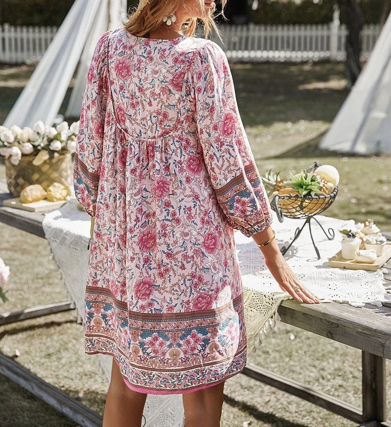 Beautifully Finished Dress in a Timeless Design