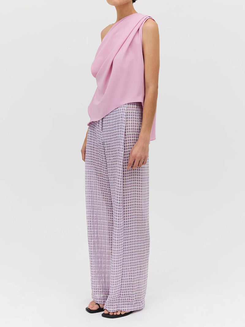 Effortlessly Elegant Top with a Timeless Design