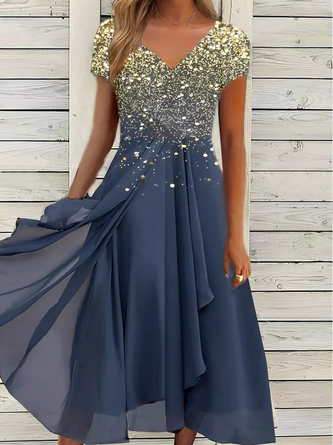 Beautifully Finished Dress in a Timeless Design