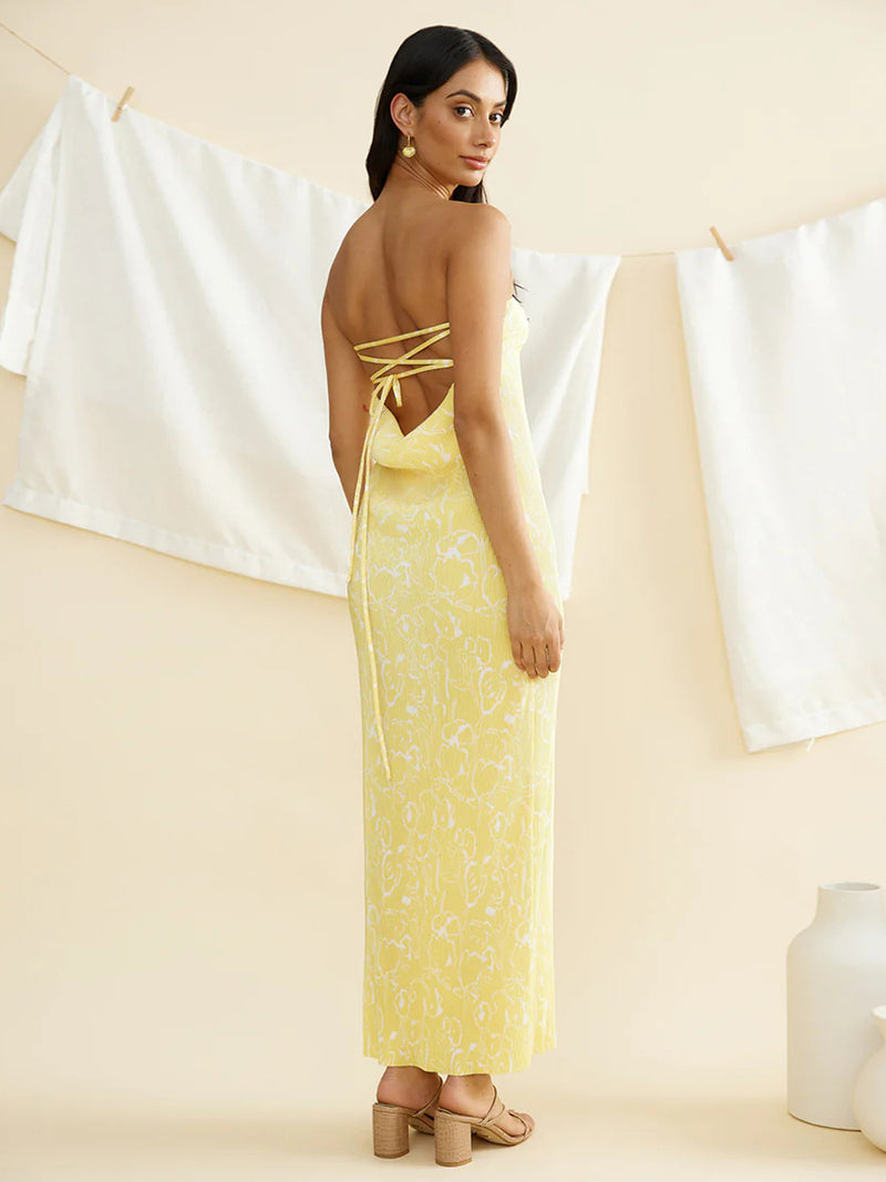 Gracefully Styled Dress for Any Occasion