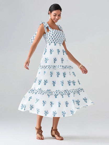 Beautifully Finished Dress in a Timeless Design