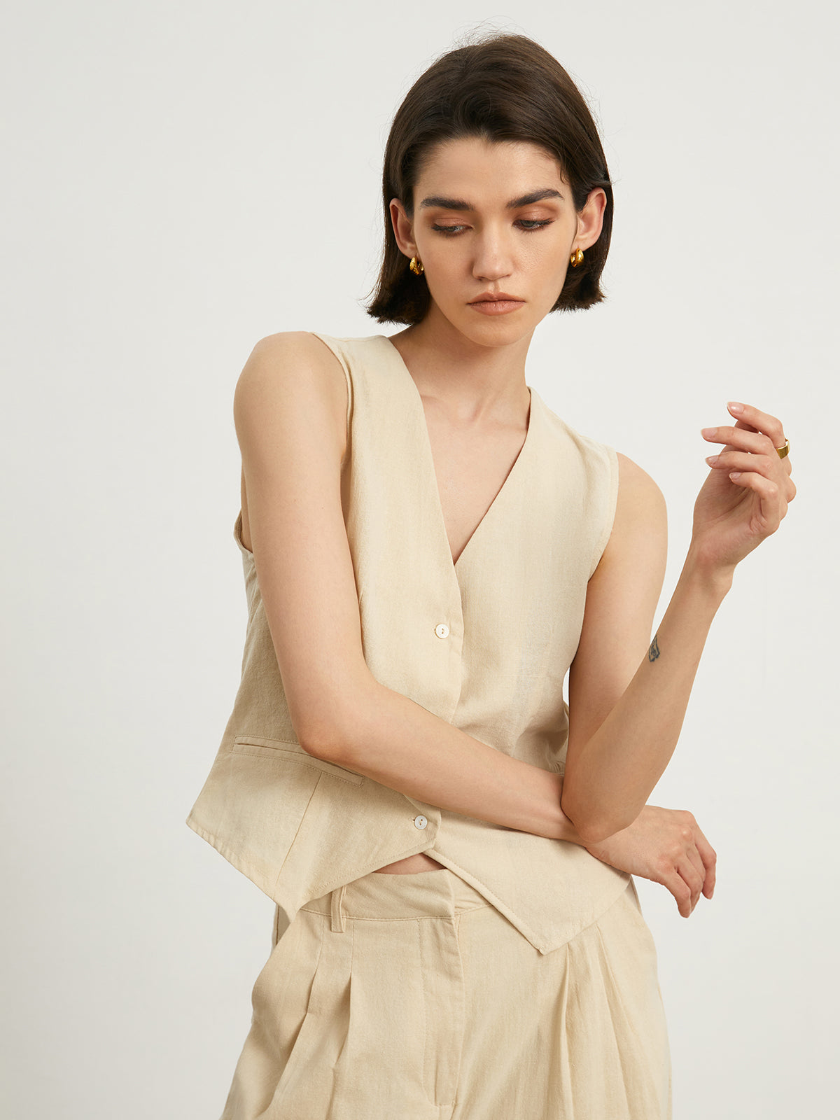 Elegantly Styled Pants for Everyday Wear