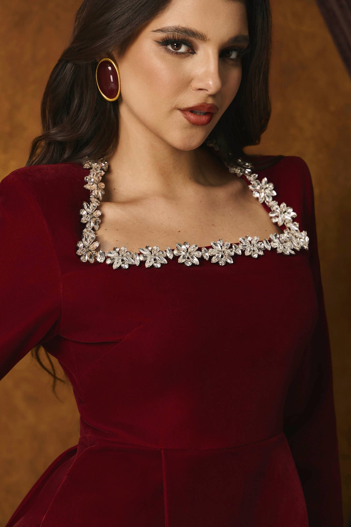 Beautifully Finished Dress in a Timeless Design