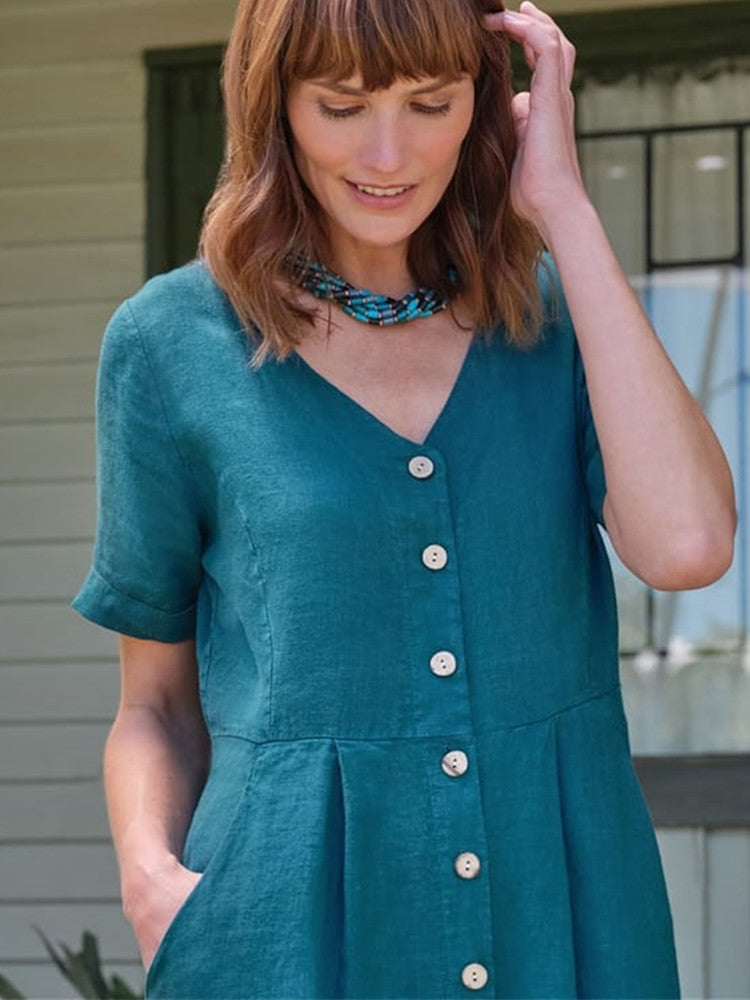 Sophisticated Dress with a Clean Classic Look